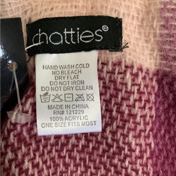 Women’s Wrap Shawl One Size Purple Pink Plaid Knit New Chatties Fall Sweater - Picture 3 of 9